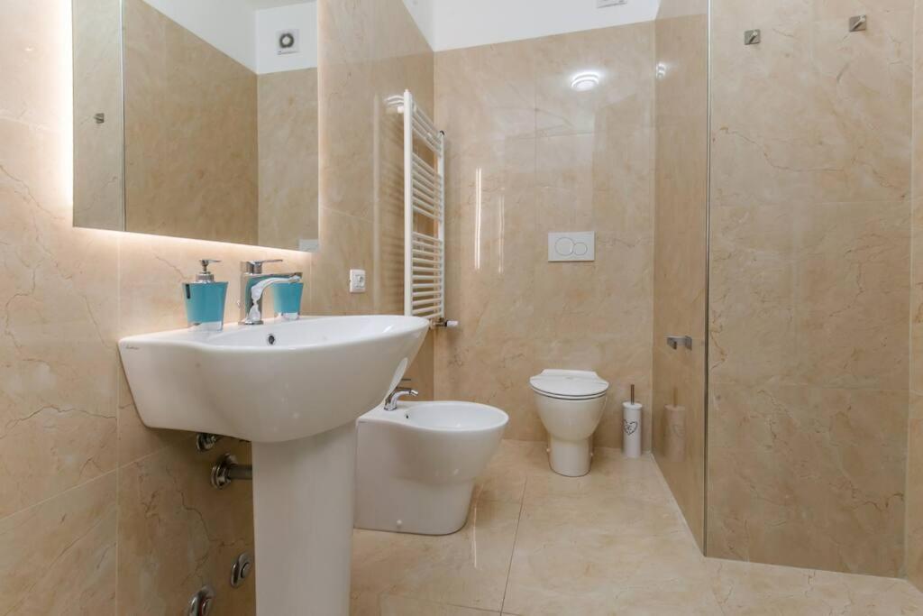 Apartment 12th Floor Diamond Tower - 72 *