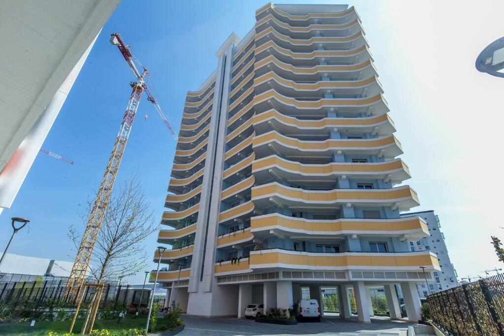 12th Floor Diamond Tower - 72 *